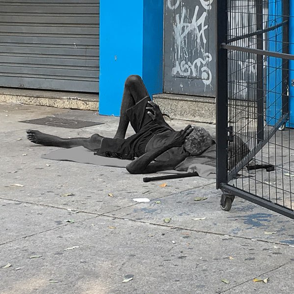 Sombras: DOMINGO À TARDE