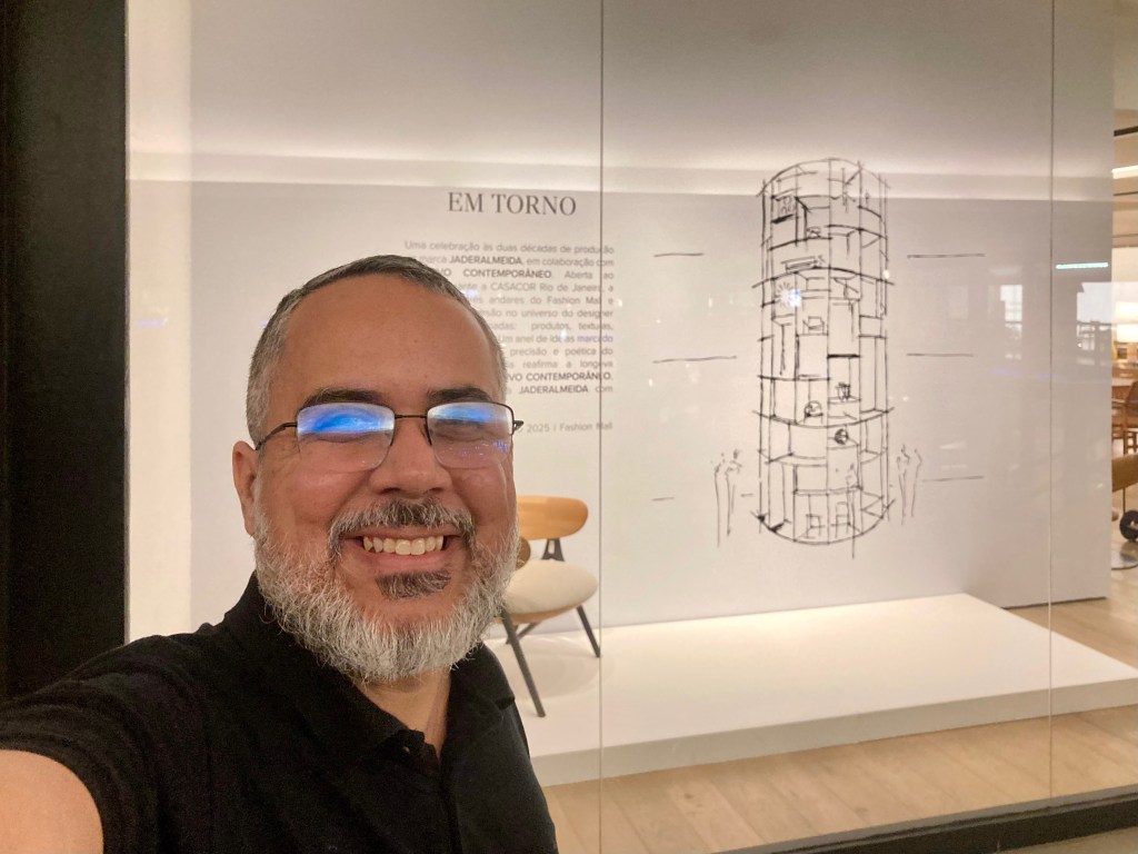 Exposição: EM TORNO