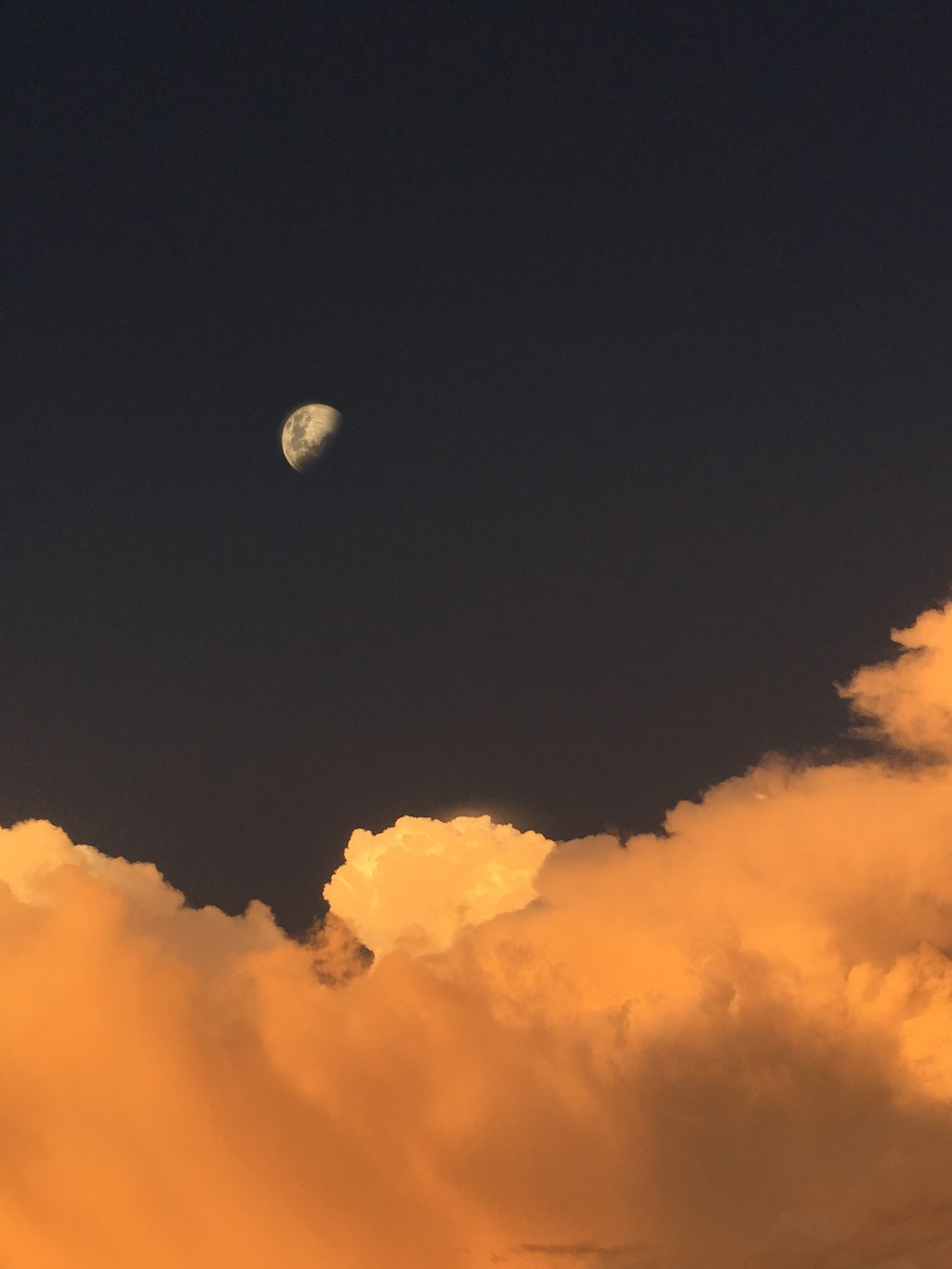 COTIDIANO | NUVENS DE OURO, CÉU DE&nbsp;CHUMBO